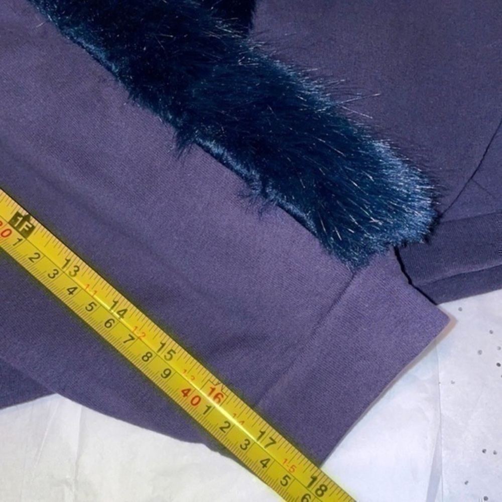 ZARA Plush Sweatshirt pullover faux fur sleeves navy blue S Gently Preloved - Picture 6 of 11
